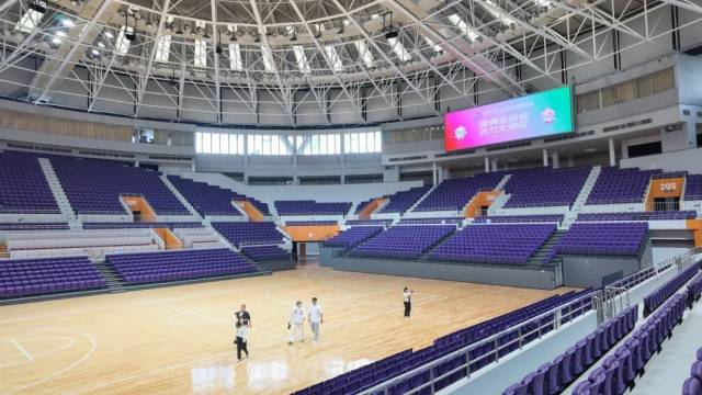 足球运动员转打篮球可能吗？